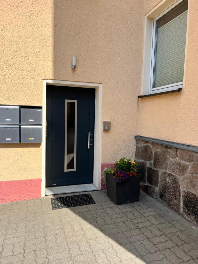 Sehr Schoene Wohnung,Komplett Neu Eingerichtet Limbach-Oberfrohna Exterior photo
